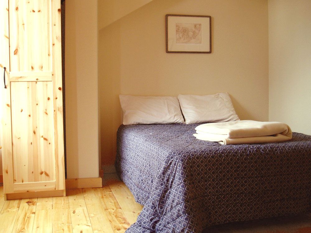 Lodge Bedroom 6